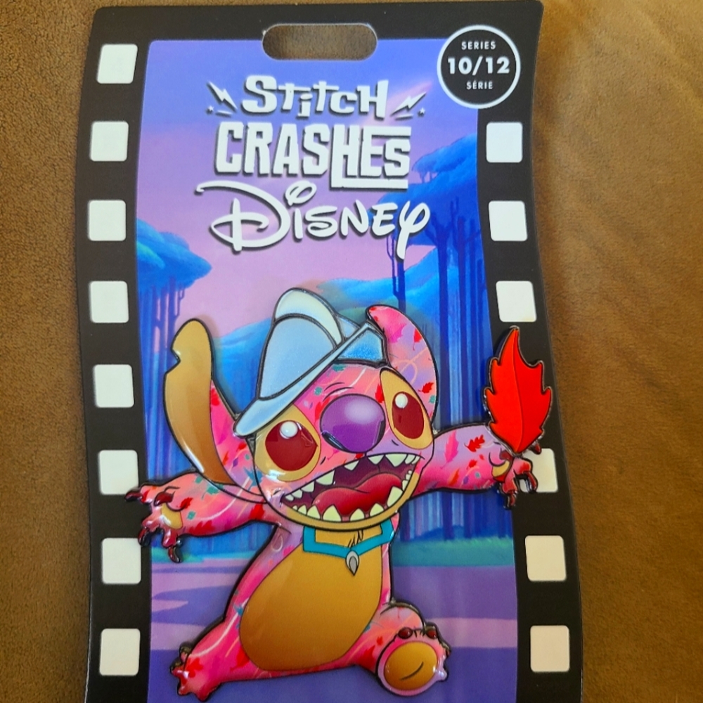 Stitch crashes disney pin